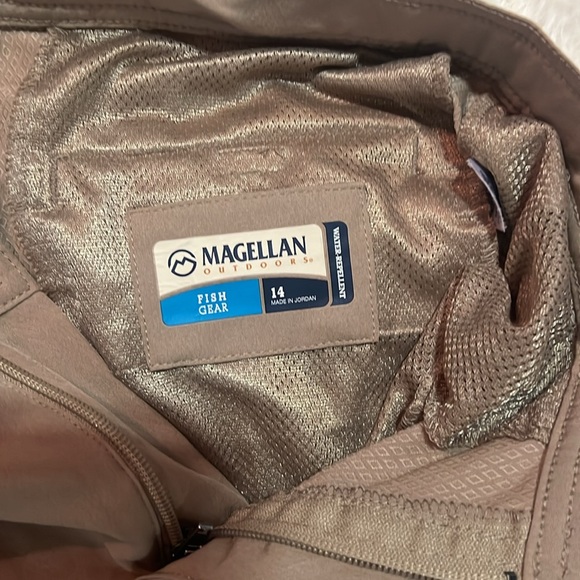 Magellan Outdoors Boys' Falcon Lake
Hybrid Fishing Shorts - Picture 3 of 5